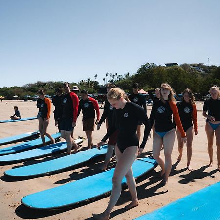 Iguana Surf Camp 호텔 타마린도 외부 사진